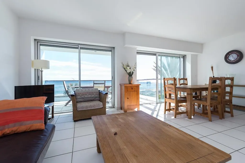 Cannes Bai Apartment 0*,