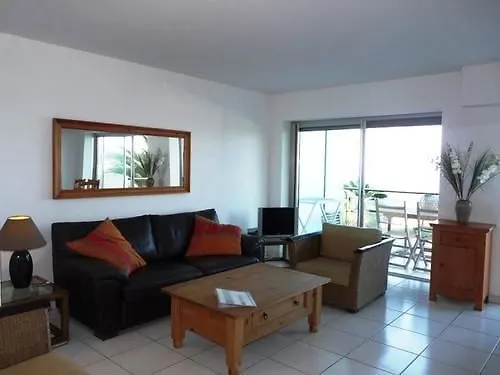 Cannes Bai Apartment 0*,