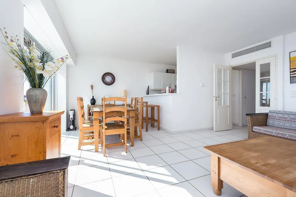 Cannes Bai Apartment